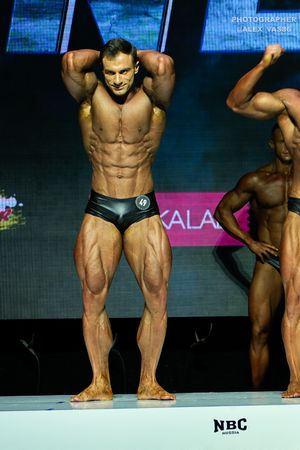 CLASSIC PHYSIQUE НОВИЧКИ